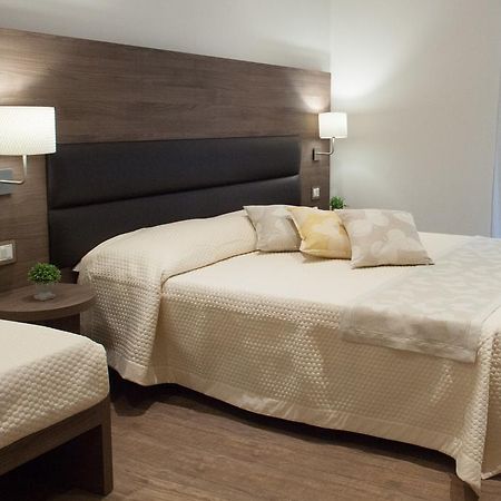 אסיסי Magnifica Luxury Suites מראה חיצוני תמונה