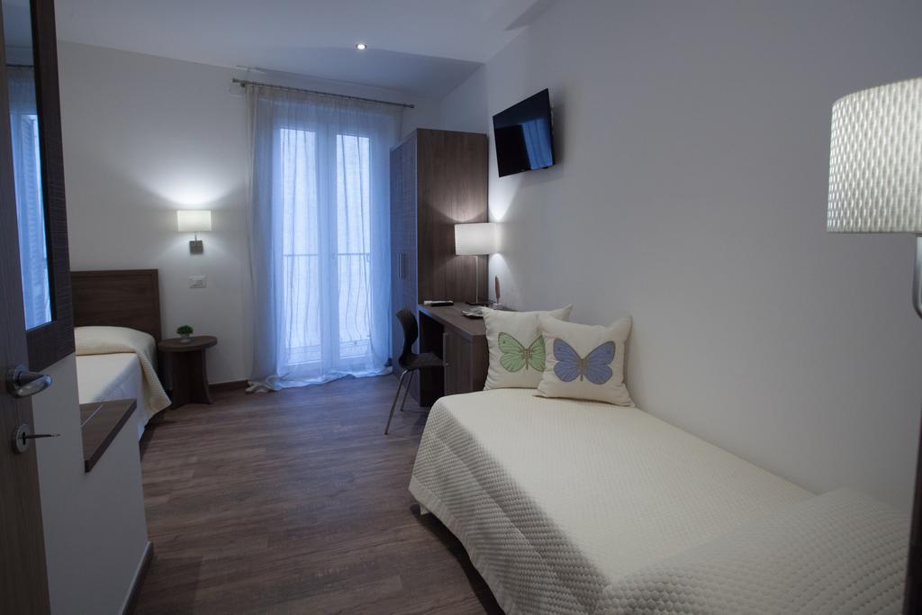 אסיסי Magnifica Luxury Suites מראה חיצוני תמונה