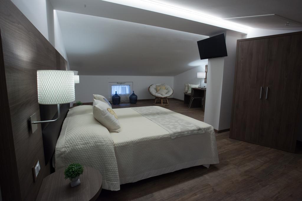 אסיסי Magnifica Luxury Suites מראה חיצוני תמונה