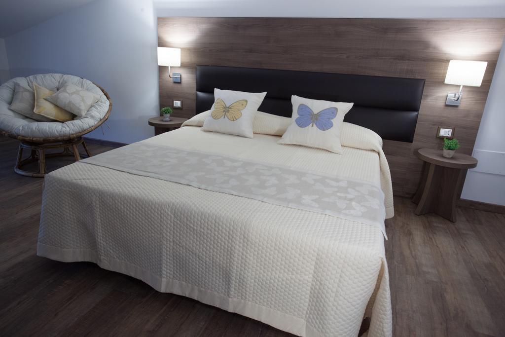 אסיסי Magnifica Luxury Suites מראה חיצוני תמונה