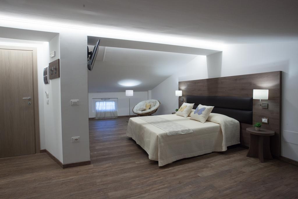 אסיסי Magnifica Luxury Suites מראה חיצוני תמונה