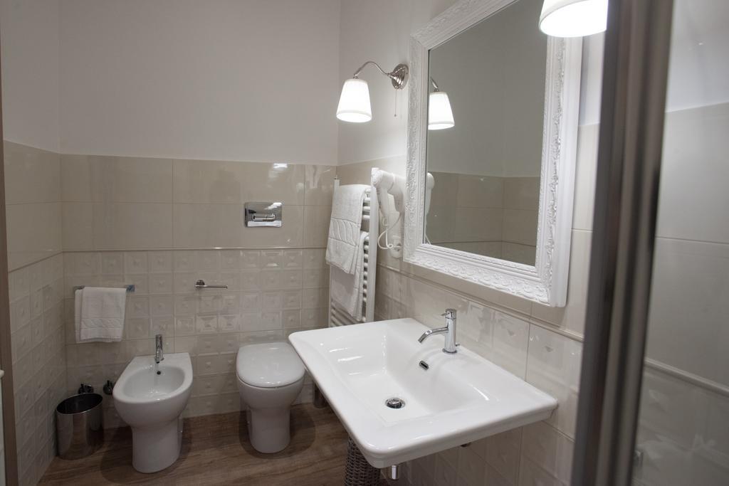 אסיסי Magnifica Luxury Suites מראה חיצוני תמונה