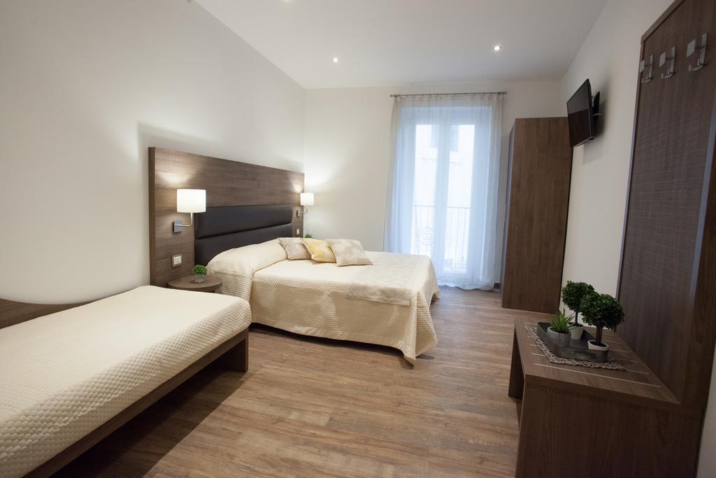 אסיסי Magnifica Luxury Suites מראה חיצוני תמונה