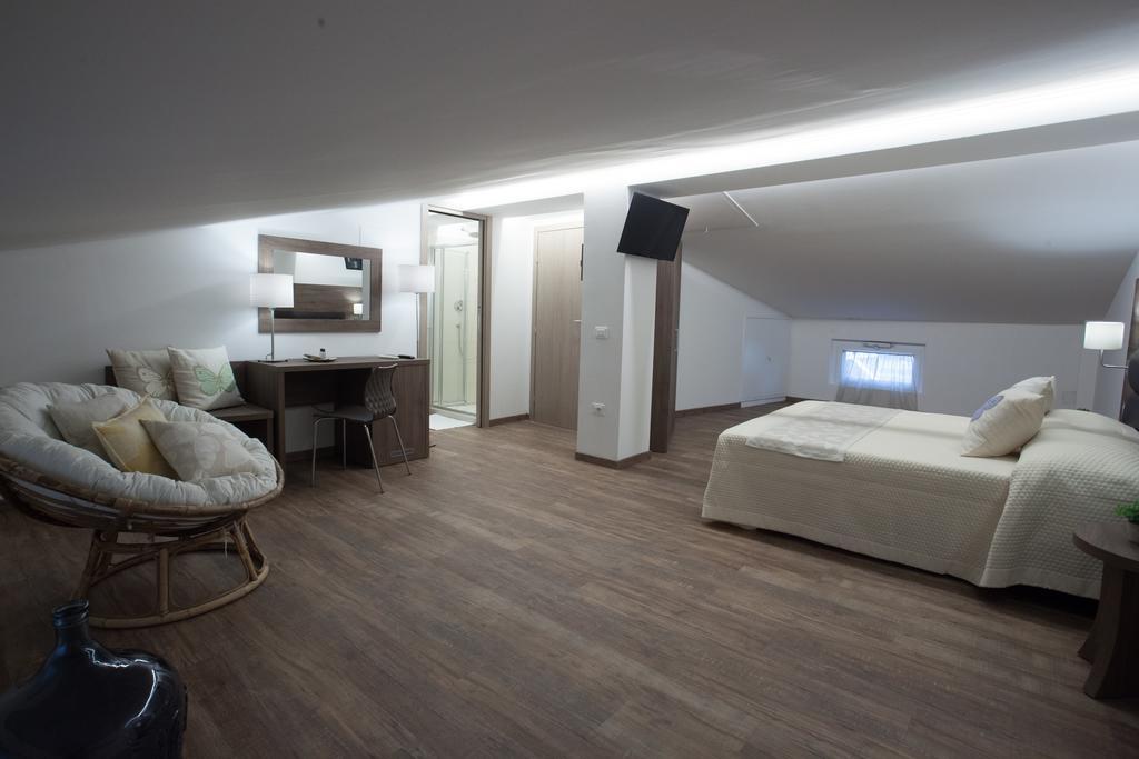 אסיסי Magnifica Luxury Suites מראה חיצוני תמונה