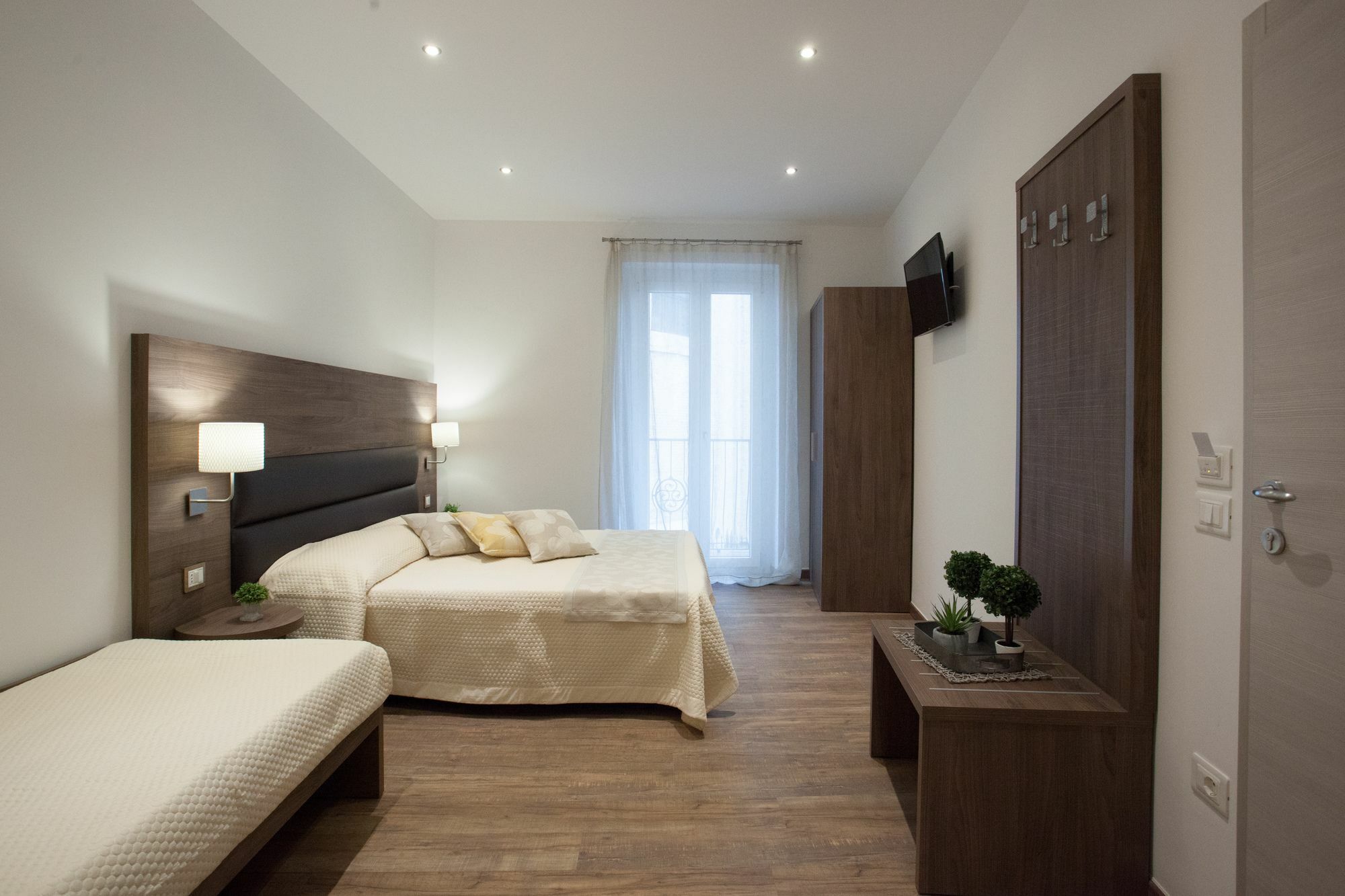 אסיסי Magnifica Luxury Suites מראה חיצוני תמונה