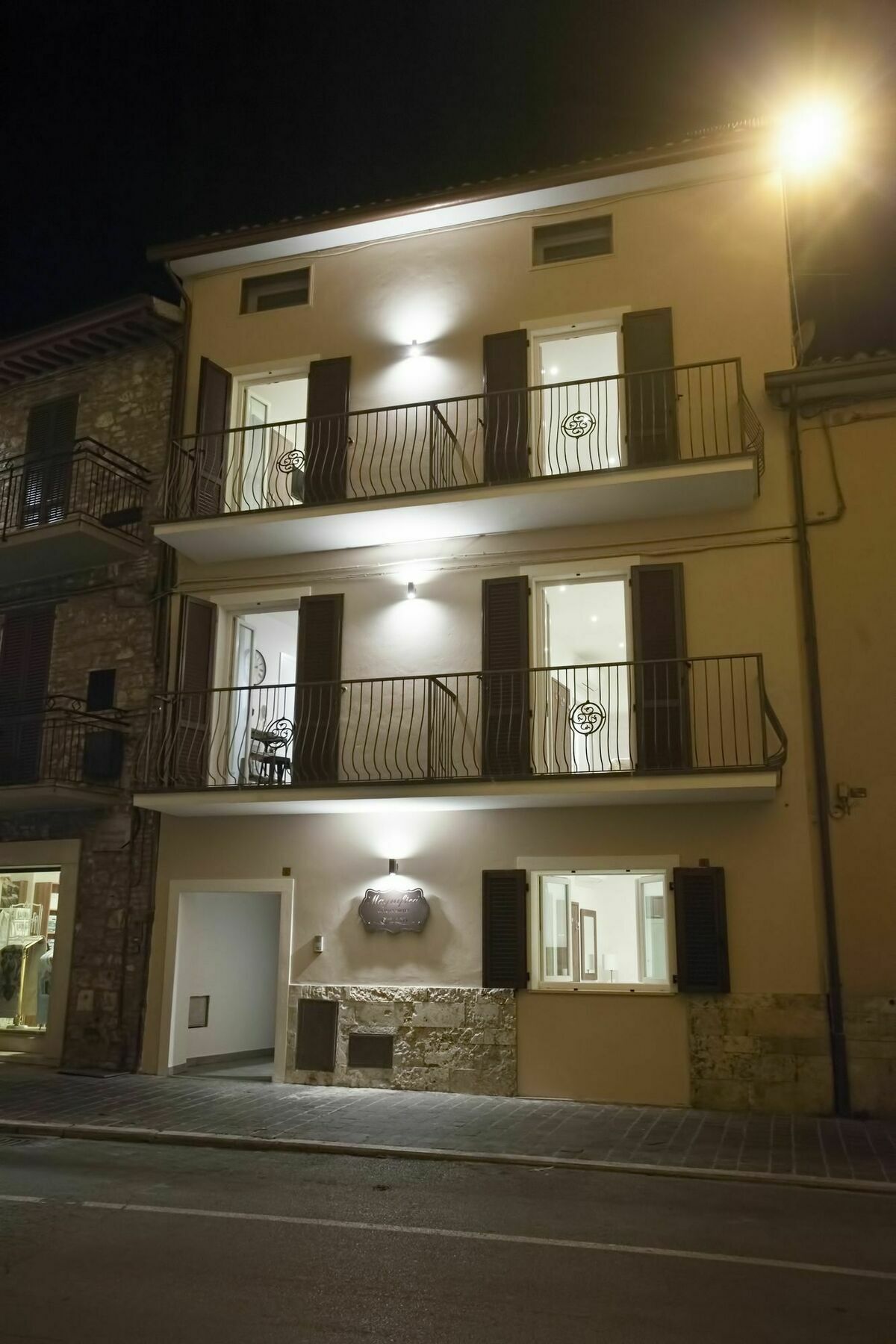 אסיסי Magnifica Luxury Suites מראה חיצוני תמונה